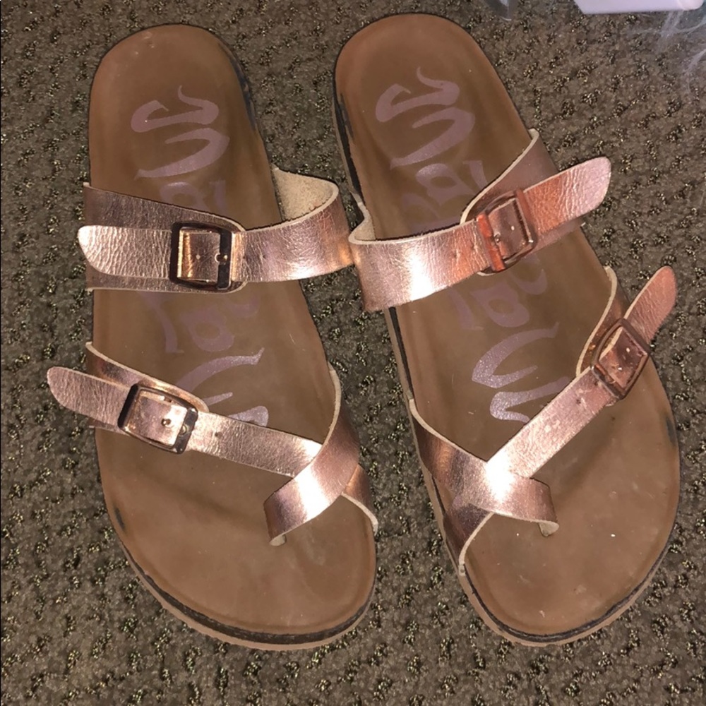 Rose gold Sandals in good condition